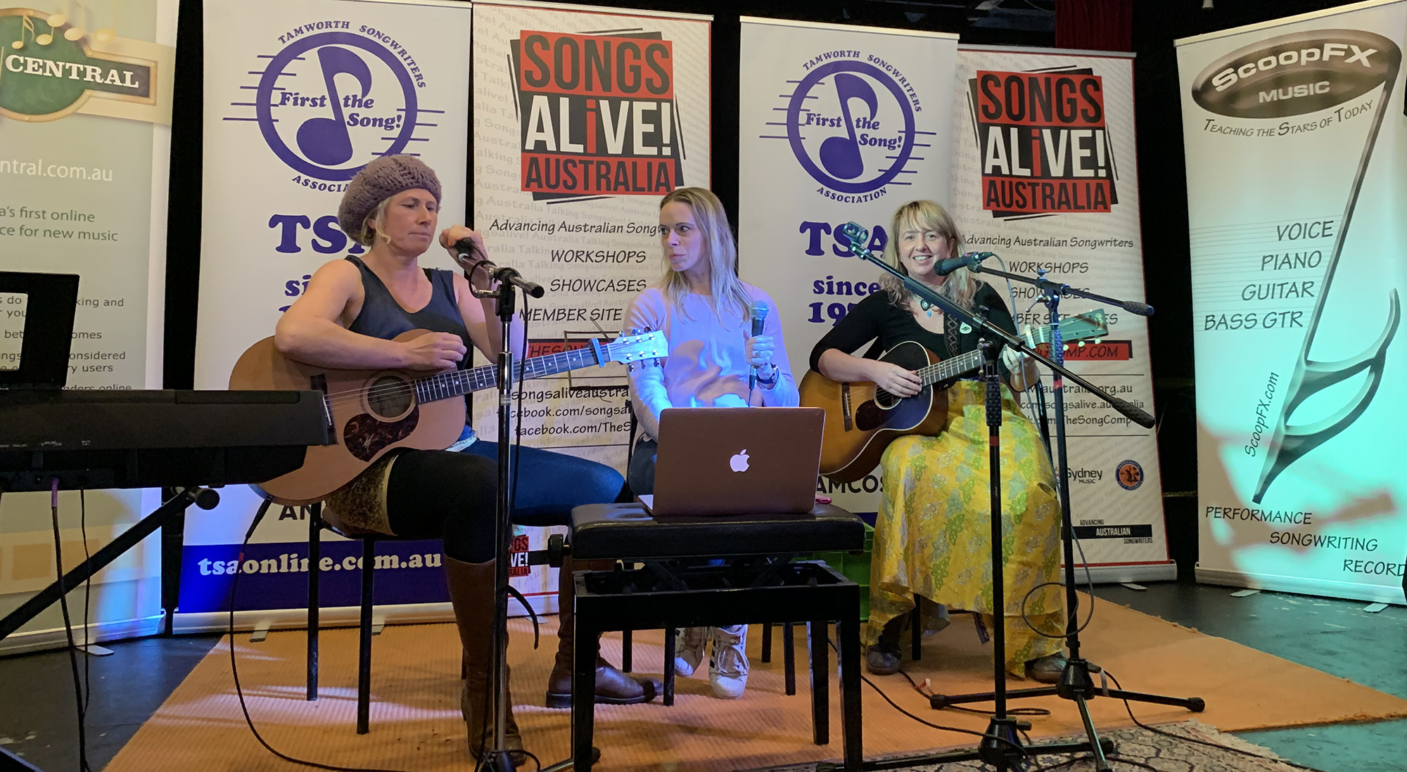 Songsalive! Australia / TSA workshop in the Mountains Amber_Kenny_Julia_Tonson_Linda Mizzi